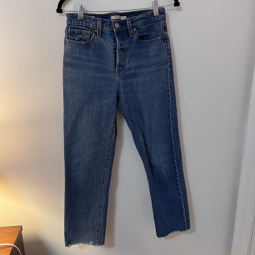 Levi's Wedgie Straight Cropped Jeans Women's Size 26 Medium Wash Raw Hem Button